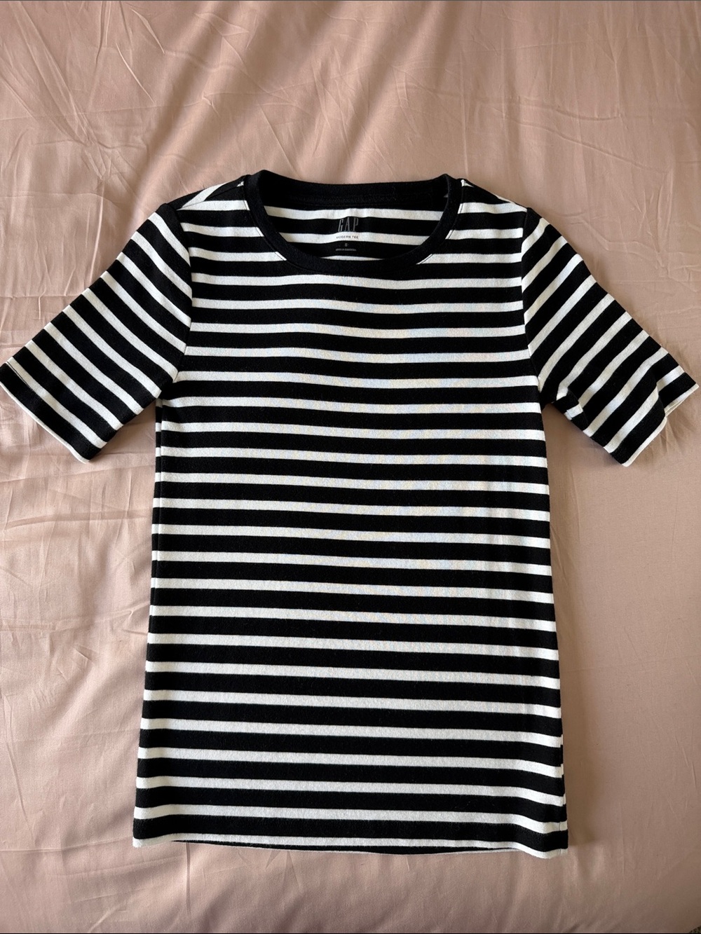 GAP - Modern Tee - Black & White Striped Tee